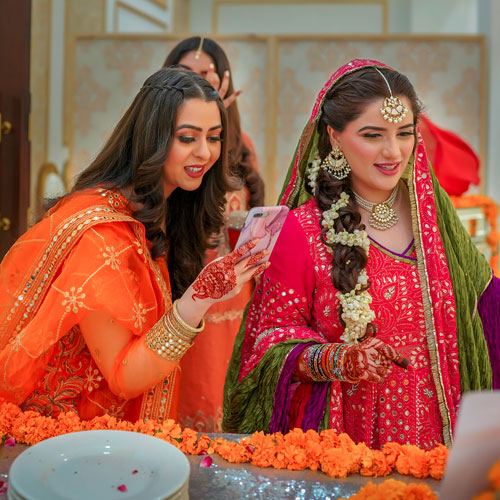 Beautiful bridal and designer mehndi design by Aalok Mehandi Art in jaipur