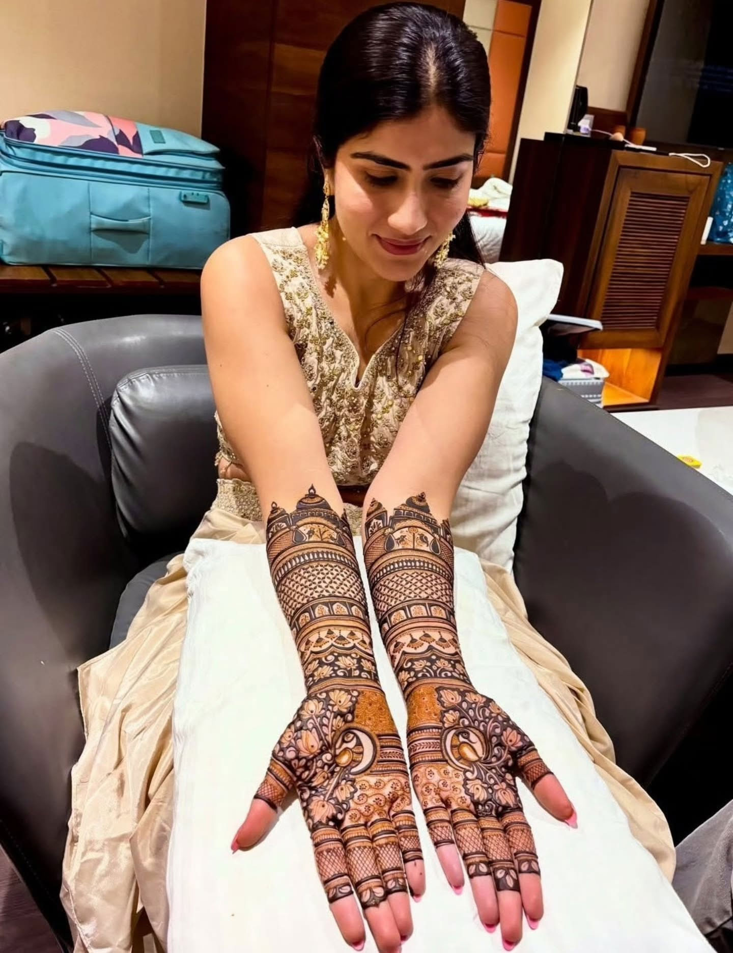 Full hand bridal mehndi intricate detailing